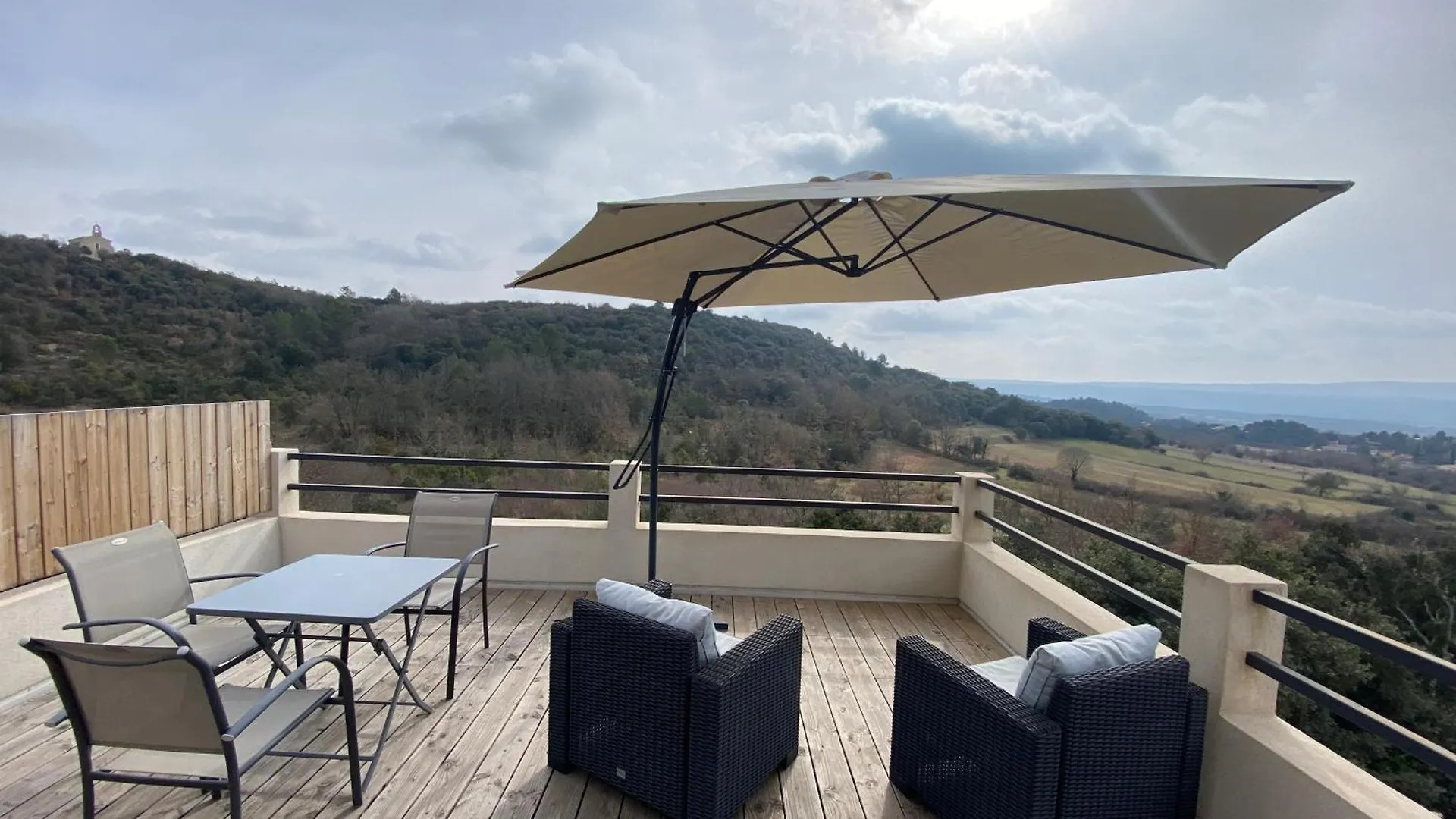 Studio Au Calme, Grande Terrasse Avec Vue Vallee Ginasservis