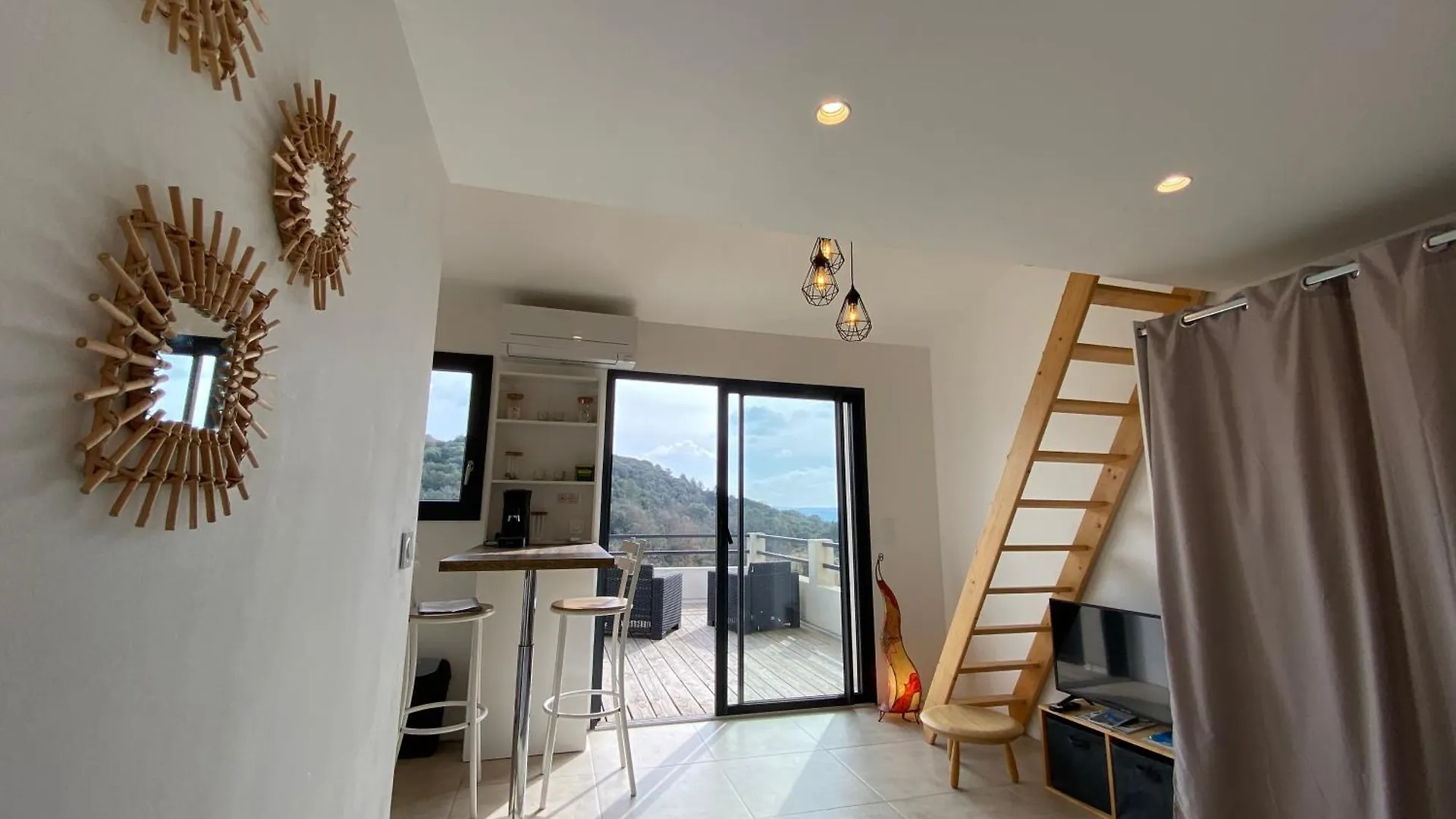 Studio Au Calme, Grande Terrasse Avec Vue Vallee Ginasservis フランス