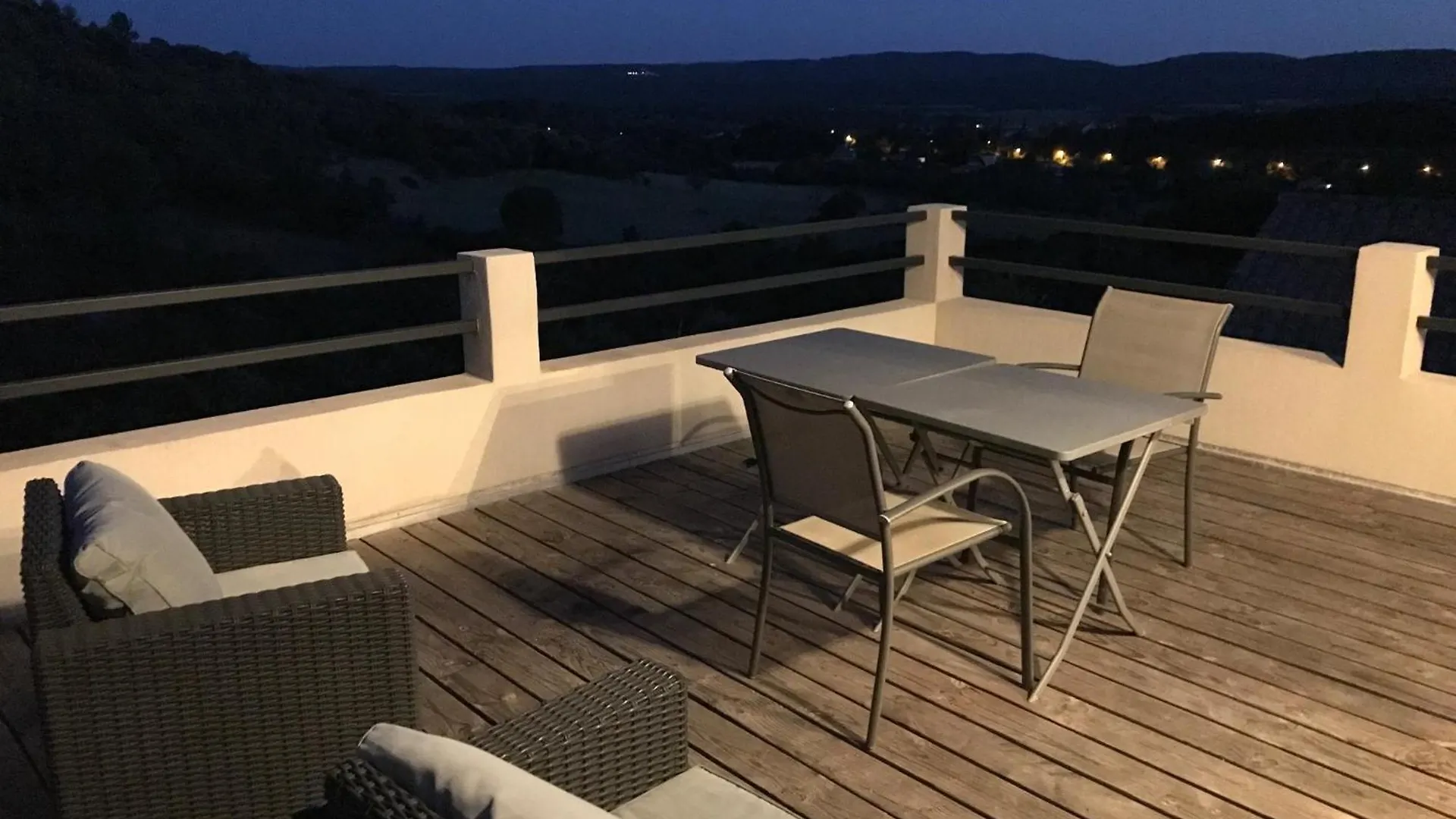 Studio Au Calme, Grande Terrasse Avec Vue Vallee Ginasservis
